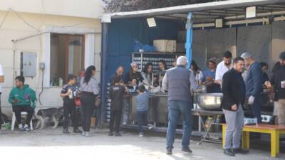 Hatay’da deprem sonrasında süren dayanışma örneklerine bir yenisi eklendi. Adanalı