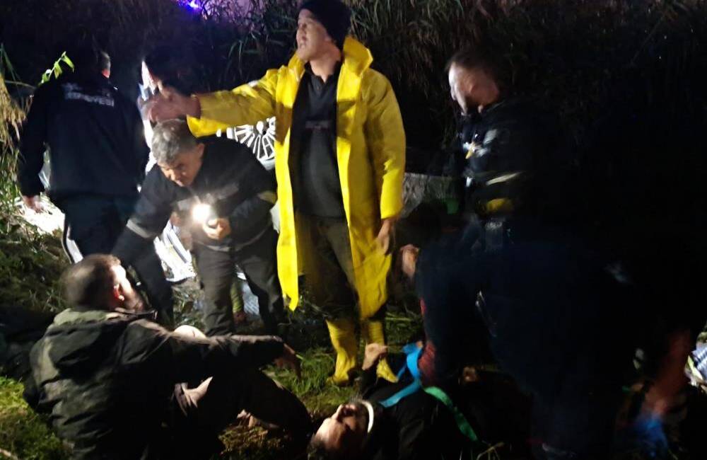 Hatay’ın Antakya ilçesinde kaçak göçmenleri taşıyan otomobilin Asi Nehri’ne uçması