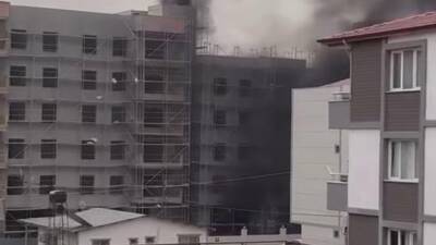 Hatay’ın Antakya ilçesinde bulunan bir inşaat alanında çıkan yangın, kısa