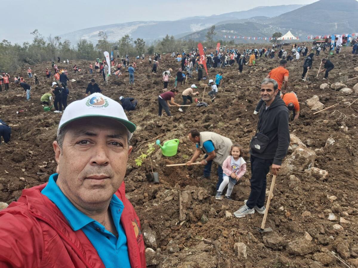 Hatay Tabiatı Koruma Derneği öncülüğünde gerçekleştirilen Milli Ağaçlandırma Günü etkinliğinde,