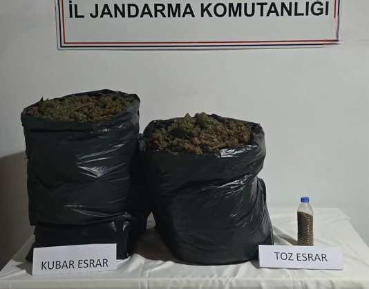 Hatay’ın Samandağ ilçesinde jandarma ekiplerinin düzenlediği uyuşturucu operasyonunda 1 kişi