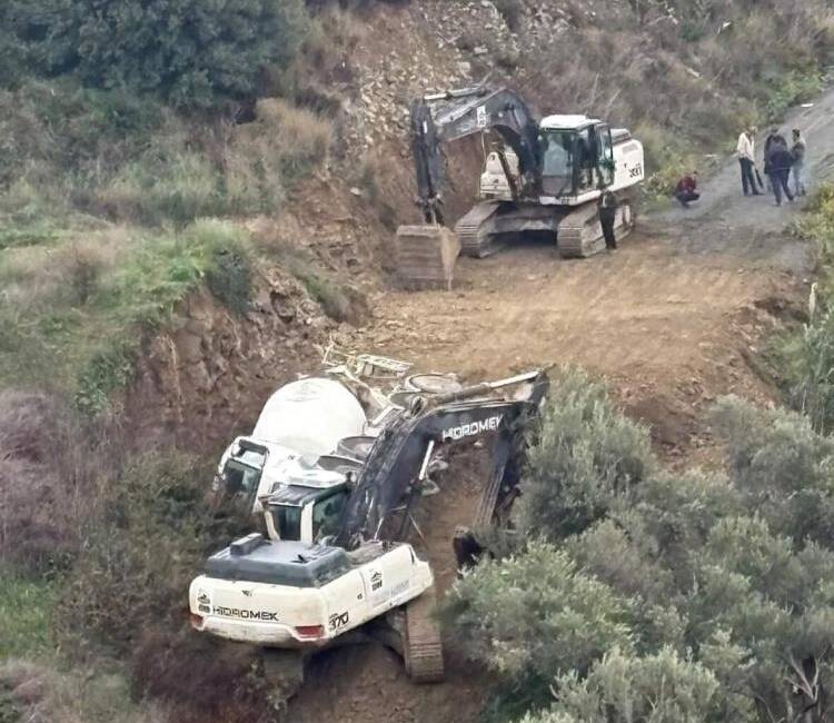 Hatay’ın Samandağ ilçesinde etkili olan yağışlar, kazaya davetiye çıkardı. Karaçay