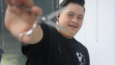 Hatay’da yaşayan 16 yaşındaki down sendromlu Şükrü Dağlı, 8 aydır