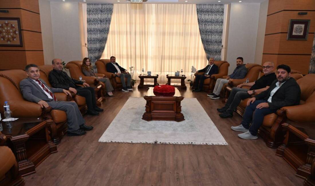 Hatay Gazeteciler Cemiyeti (HGC) Başkanı Nihat Mazmanoğlu ve yönetim kurulu