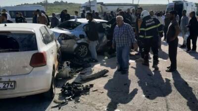 Hatay’ın Altınözü ilçesinde çevre yolu kavşağında meydana gelen zincirleme trafik