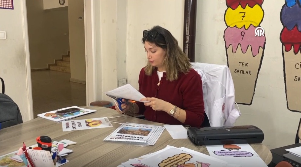 Hatay’ın Arsuz ilçesinde görev yapan sınıf öğretmeni Tutku Demir, 2