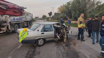 Erzin ilçesine bağlı Yukarıburnaz mevkiinde meydana gelen trafik kazasında, otomobil