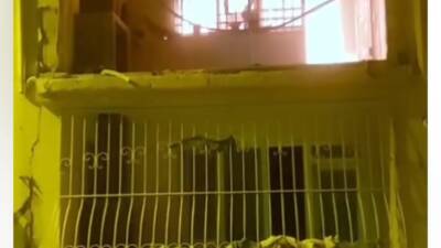 Hatay’ın Defne ilçesi Armutlu Mahallesi’nde depremde az hasar alan bir