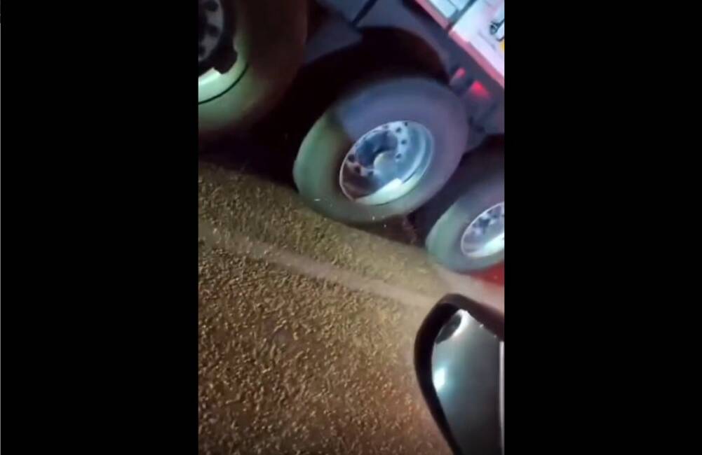 İskenderun Limanı’ndan yük alan bazı kamyon ve ağır tonajlı araçların,