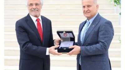 Antakya’ya iki okul kazandıran hayırsever iş insanı Ali Kavak, bu