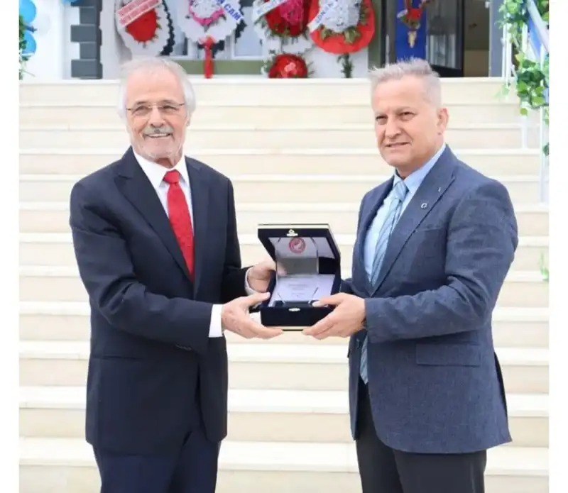 Antakya’ya iki okul kazandıran hayırsever iş insanı Ali Kavak, bu