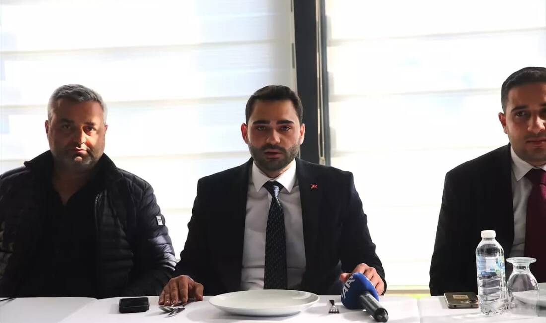 AKP Gençlik Kolları, STK’ların Sorun ve Taleplerini Dinledi AK Parti Genel Merkez Gençlik Kolları MKYK üyesi Durmuş Fatih