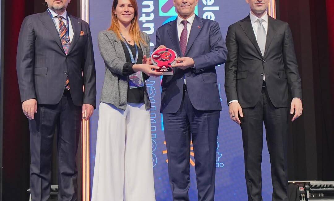 Unutulmaya yüz tutmuş Hatay sarısı ipeğini yeniden canlandıran ve akademisyenlerle