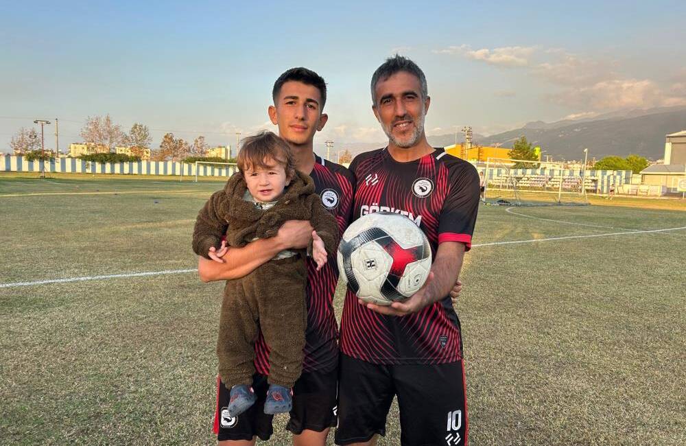 Hatay'da çocukluktan itibaren meşin yuvarlak peşinde ter döken 42 yaşındaki