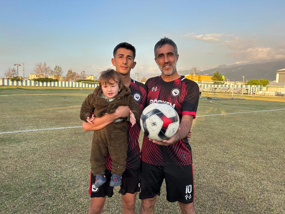 Hatay'da çocukluktan itibaren meşin yuvarlak peşinde ter döken 42 yaşındaki