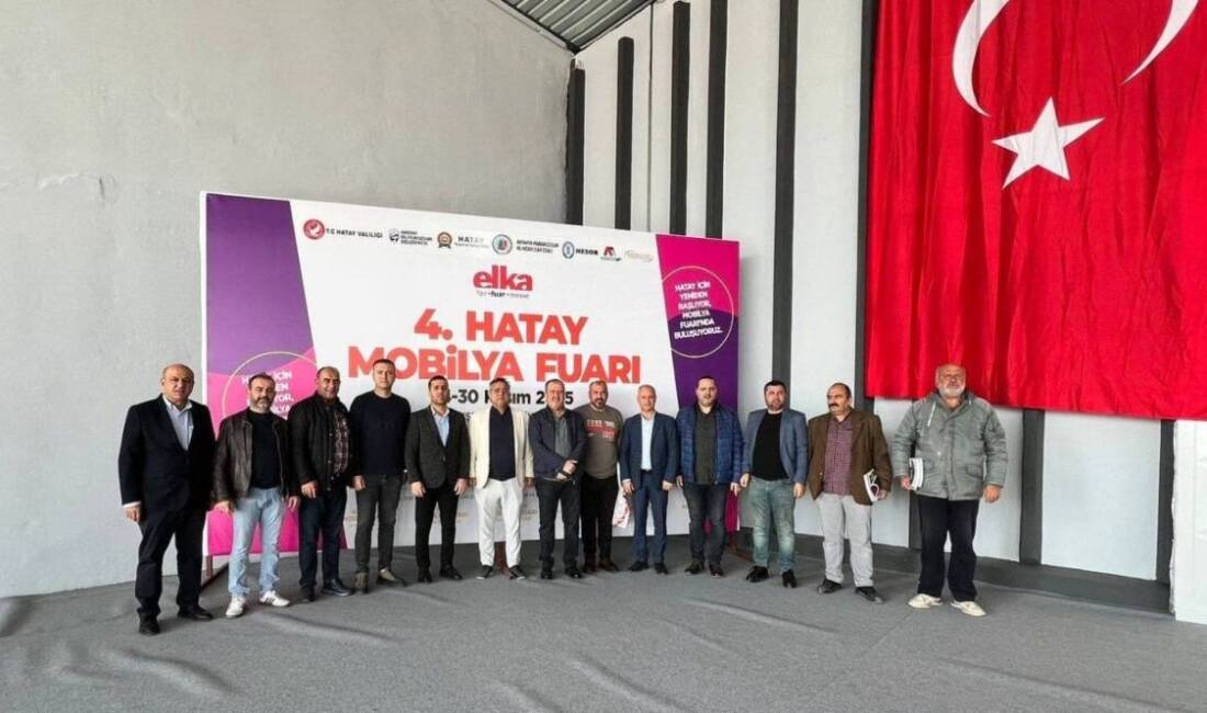 Hatay Ayakkabıcılar Odası Başkanı Doğan Aydın, yönetim kurulu üyeleri ve