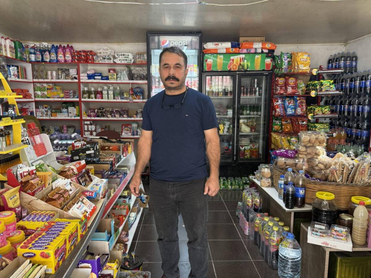 Hatay’ın Dörtyol ilçesinde ismini vermeyen bir hayırsever, mahalle bakkalına borcu