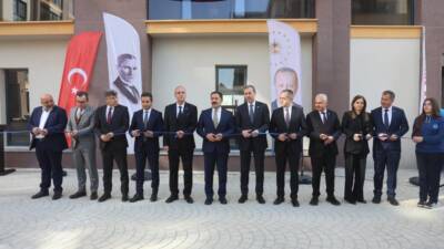 Hatay’da deprem sonrası eğitim altyapısının güçlendirilmesi amacıyla Türkiye İş Bankası