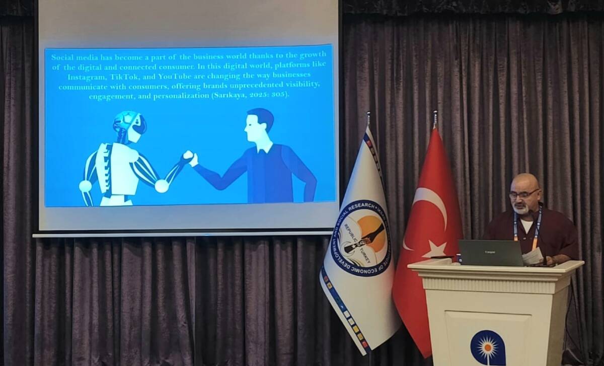 Hatay Mustafa Kemal Üniversitesi öğretim üyesi ve belgesel yönetmeni Prof.