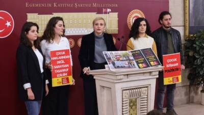 TBMM’de düzenlenen basın toplantısında, depremden etkilenen bölgelerde çocukların barınma, beslenme,