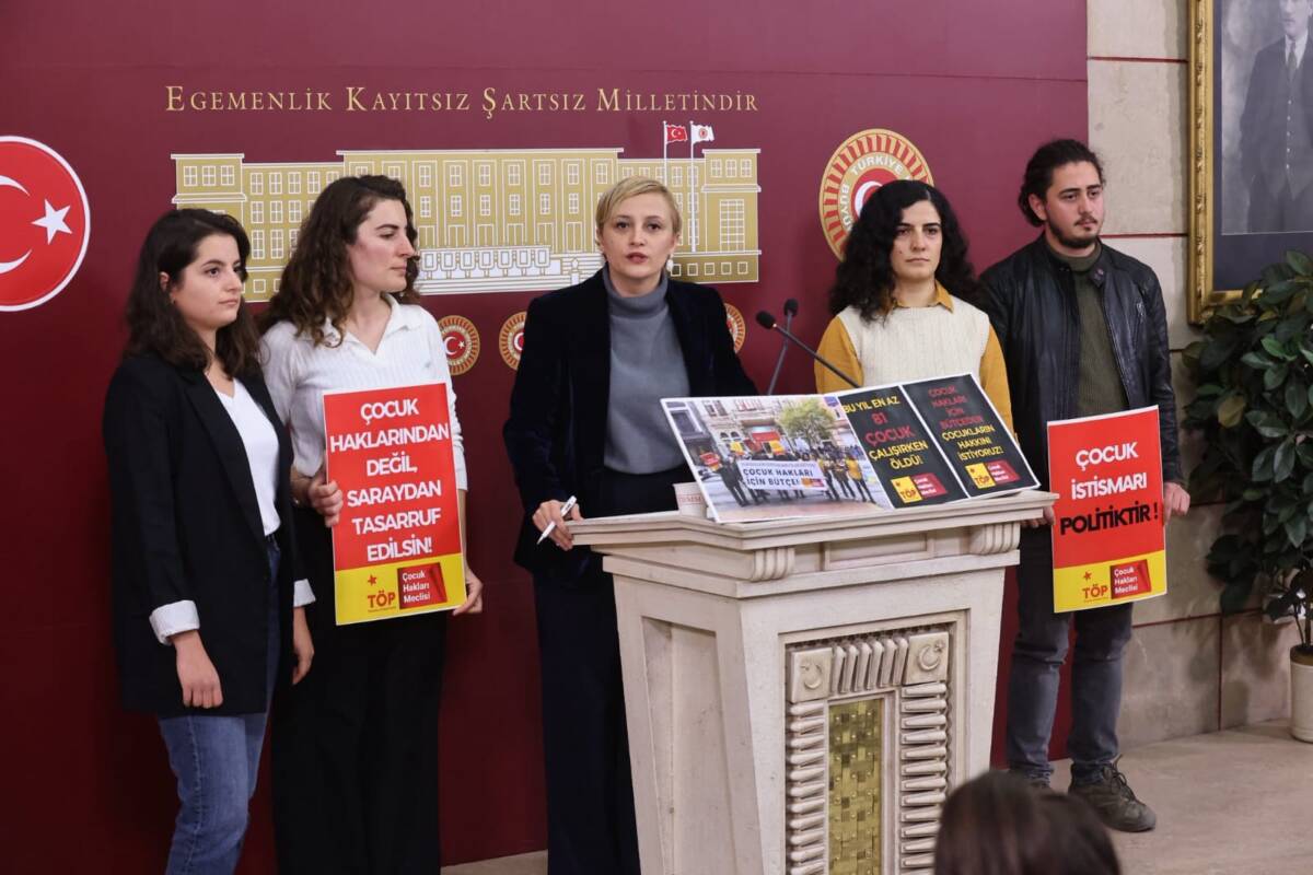 TBMM’de düzenlenen basın toplantısında, depremden etkilenen bölgelerde çocukların barınma, beslenme,