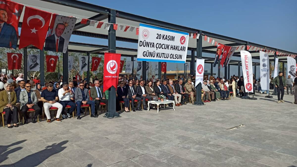 Hatay Valiliği tarafından Dünya Çocuk Hakları Günü kapsamında Atatürk Bulvarı’ndaki