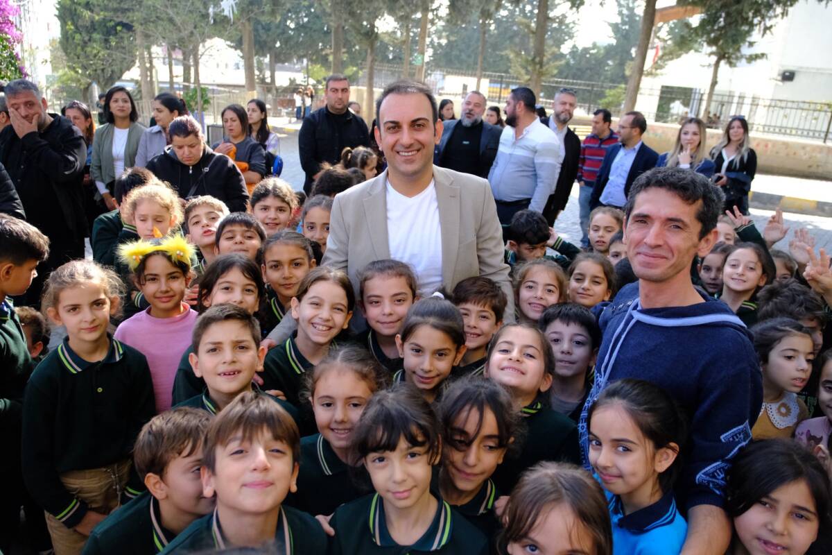 “Dünya Çocuk Hakları Günü” kapsamında çocuklarla bir araya gelen Defne