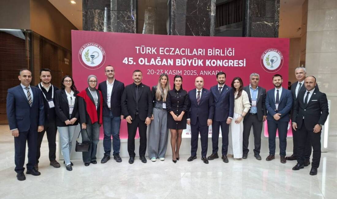 Hatay Eczacı Odası, TEB Büyük Kongresi’ne Katıldı Hatay Eczacı Odası ve Oda Başkanı Reşat Menderes Akgöl, Türk
