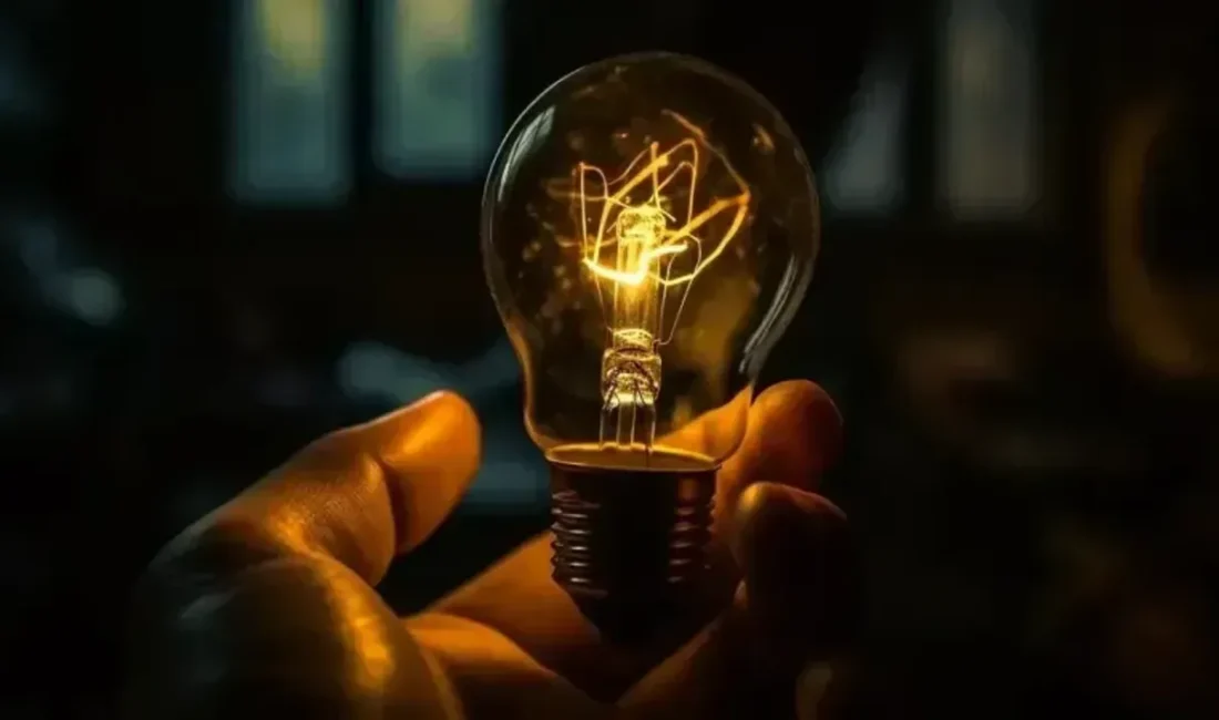 Antakya’da son dönemde sık sık yaşanan elektrik kesintileri vatandaşları çileden