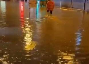 Hatay’da akşam saatlerinde etkisini artıran sağanak yağış, özellikle İskenderun ve