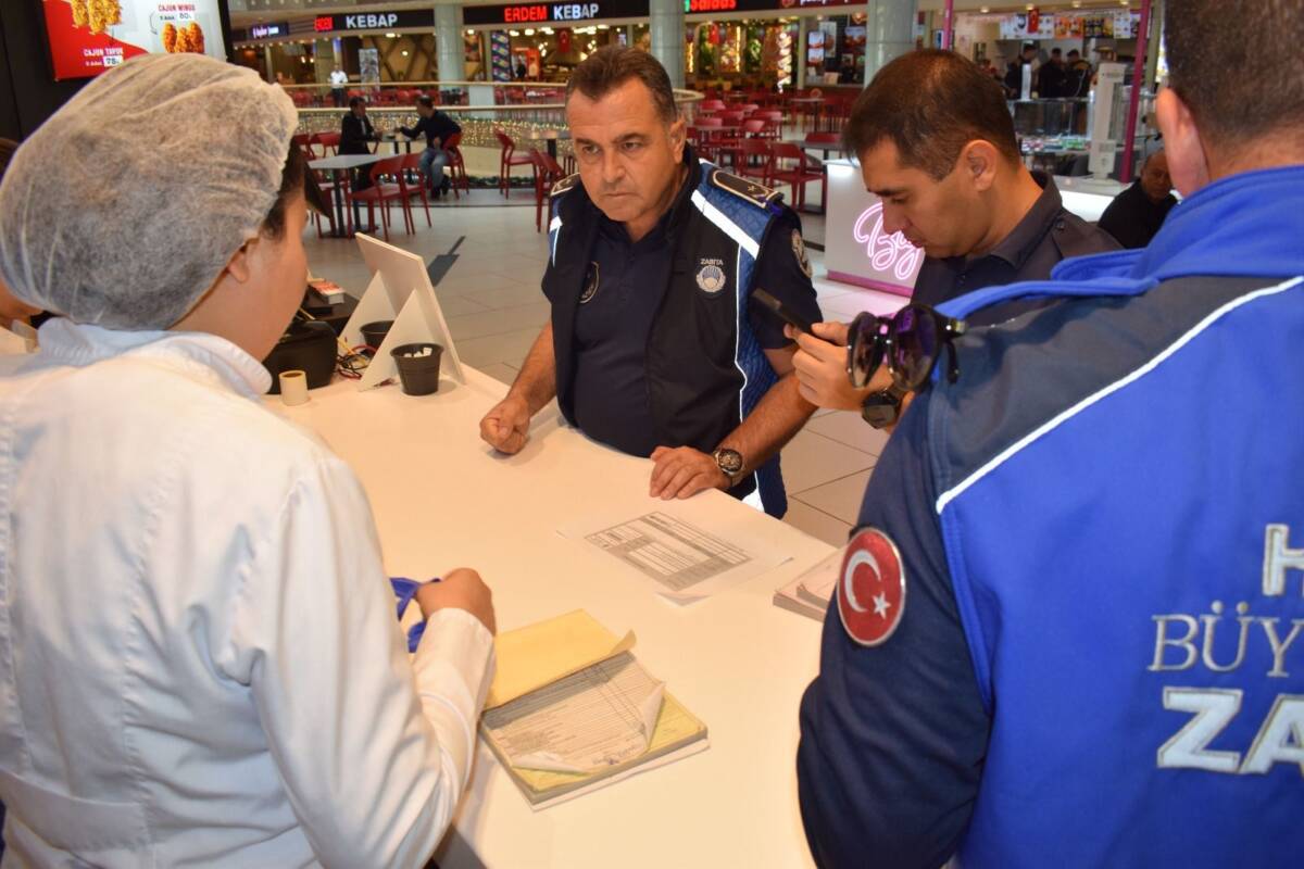 Hatay Büyükşehir Belediyesi (HBB), kent genelinde gıda üretimi ve satışı