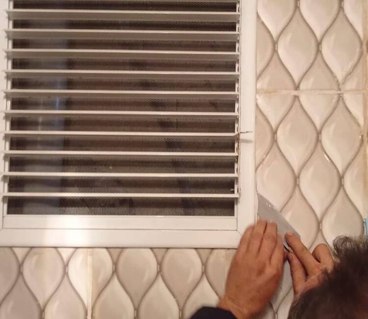 Güvercin binada mahsur kaldı, itfaiye kurtardı Hatay’ın İskenderun ilçesinde bir apartmanın havalandırma boşluğuna düşen güvercin, itfaiye