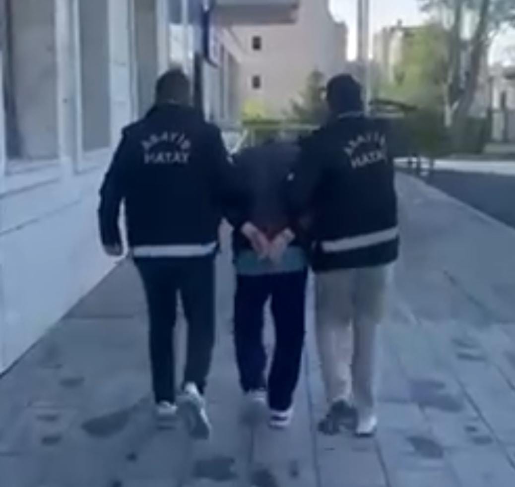 Hatay Emniyet Müdürlüğü ekiplerinin aranan şahıslara yönelik yürüttüğü çalışmalar kapsamında,