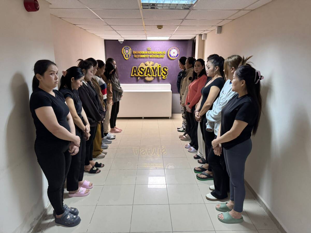 Hatay Emniyet Müdürlüğü ekipleri, kent genelinde masaj ve spa salonlarına
