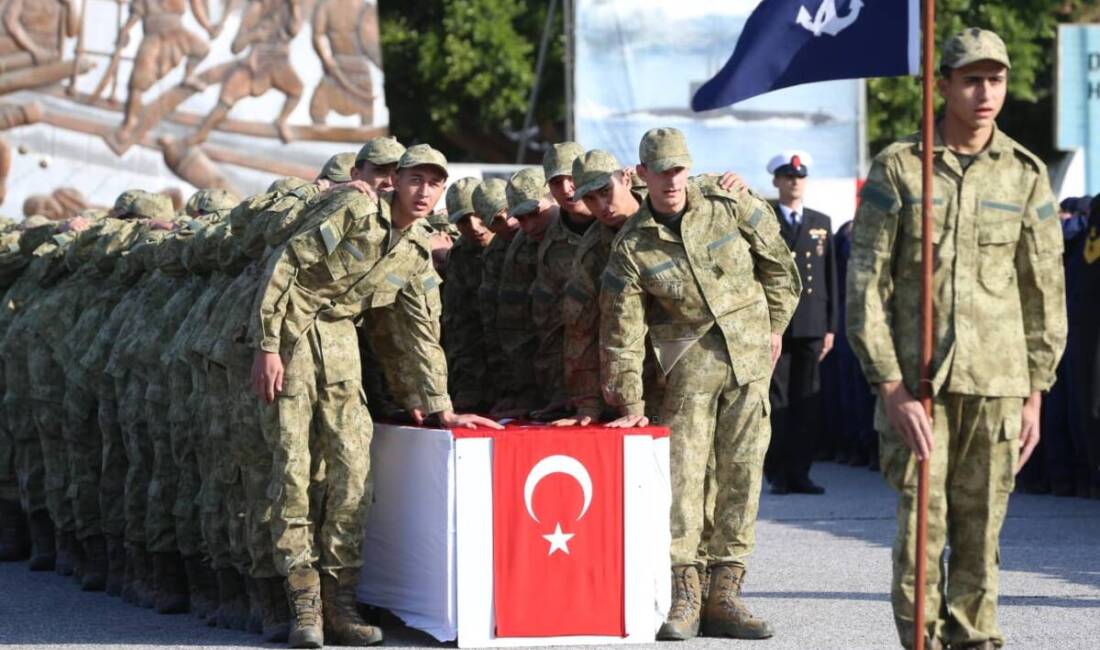 Hatay’ın İskenderun ilçesindeki Deniz Er Eğitim Alay Komutanlığında temel eğitimlerini