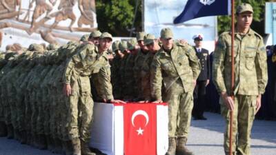 Hatay’ın İskenderun ilçesindeki Deniz Er Eğitim Alay Komutanlığında temel eğitimlerini
