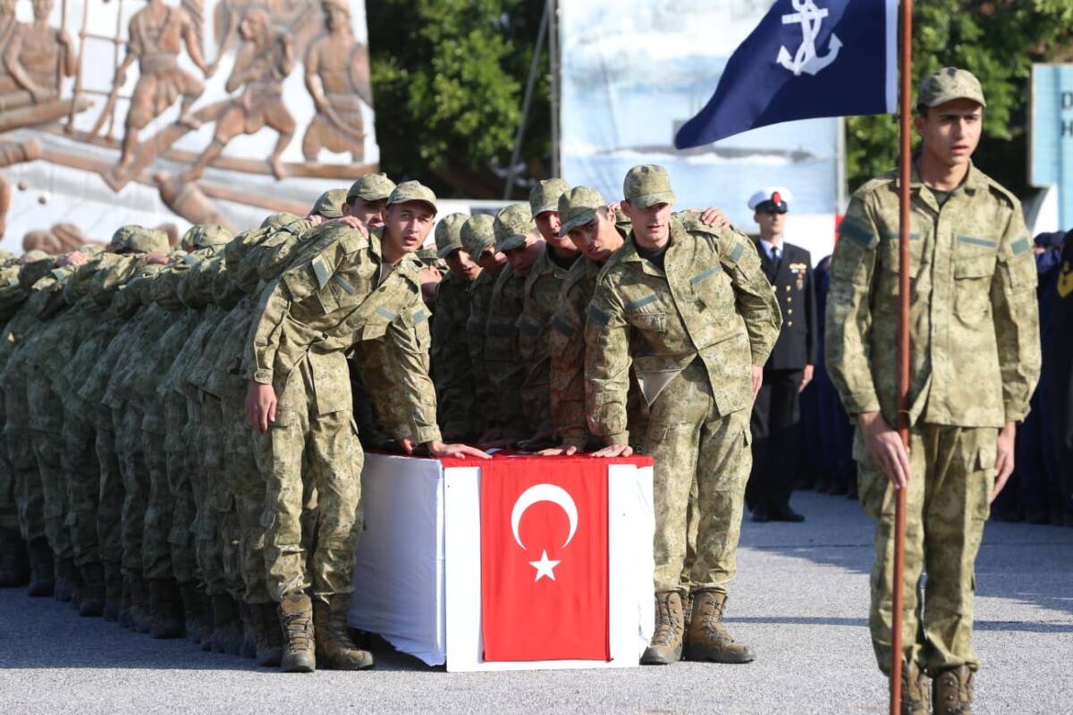 Hatay’ın İskenderun ilçesindeki Deniz Er Eğitim Alay Komutanlığında temel eğitimlerini