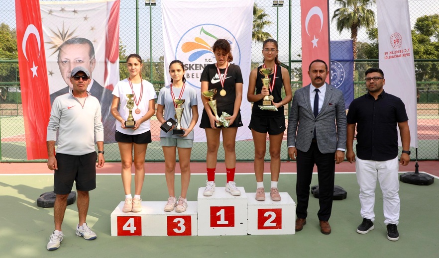   İskenderun Belediyesi ev sahipliğinde düzenlenen Hatay İl Birinciliği Tenis