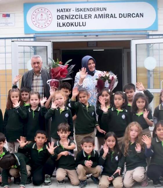 Hatay’da öğrenim gördüğü okula öğretmen olarak atanan Esra Sultan Kaya,