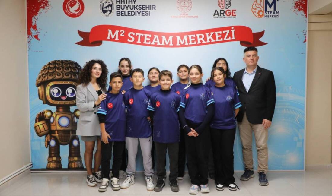 M² STEAM’den Yetişen Gençler Robotik Arenasında Tarih Yazdı Hatay Büyükşehir Belediyesi, Hatay Valiliği ve İl Milli Eğitim Müdürlüğü