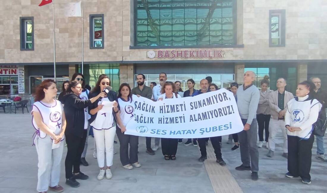 SES’ten Sert Uyarı: Samandağ Halkının Sağlık Hakkı Elinden Alınıyor Hatay’ın Samandağ ilçesinde, uzman hekim yetersizliği ve adaletsiz görevlendirmeler nedeniyle
