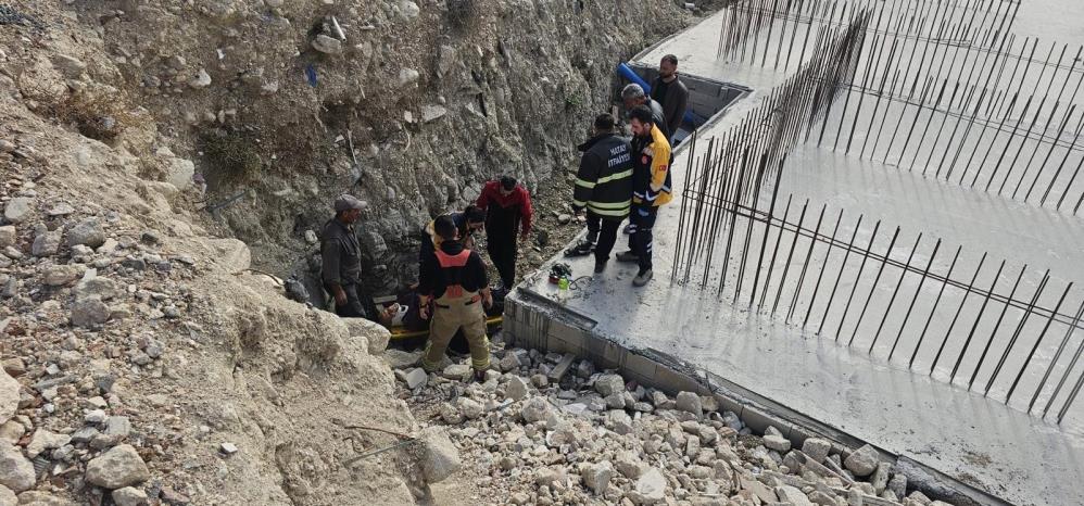 Hatay’ın Defne ilçesine bağlı Çekmece Mahallesi’nde bir şantiye alanına izinsiz