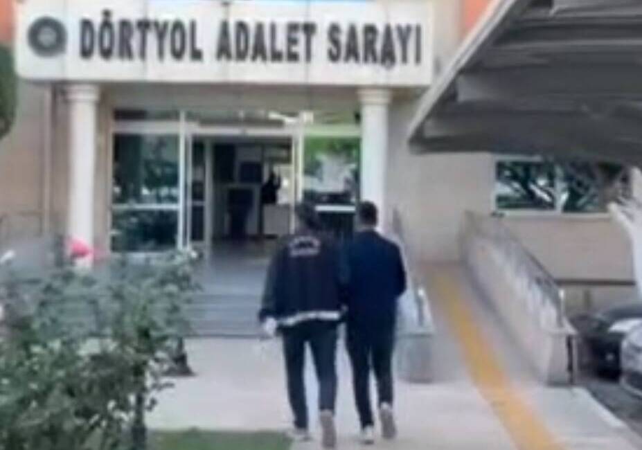 Dörtyol’da Silahla Yağma Zanlısı Yakalandı Hatay Emniyet Müdürlüğü ekipleri, aranan şahısların yakalanmasına yönelik yürüttüğü operasyonlarda