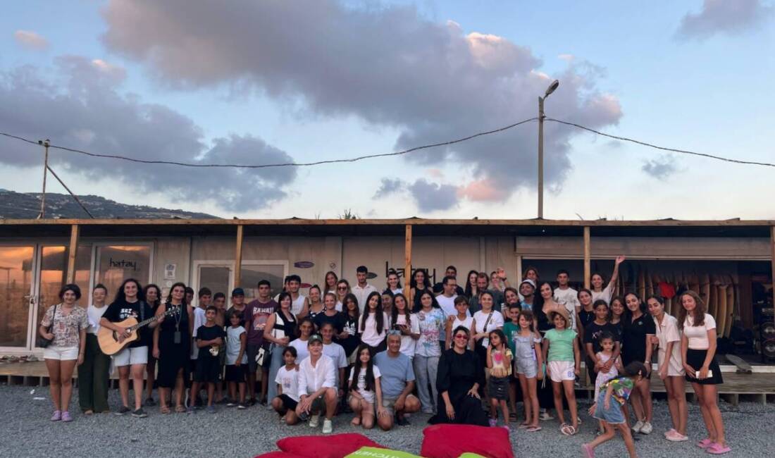 Korkudan cesarete : Hatay’ın sörfçü çocukları 6 Şubat depremlerinin ardından yaşadıkları zorlu günleri geride bırakmaya çalışan