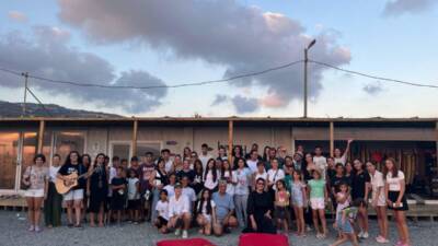 6 Şubat depremlerinin ardından yaşadıkları zorlu günleri geride bırakmaya çalışan