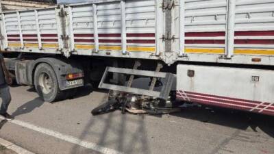 Antakya-İskenderun yolu Organize Sanayi kavşağında meydana gelen kazada bir motosiklet