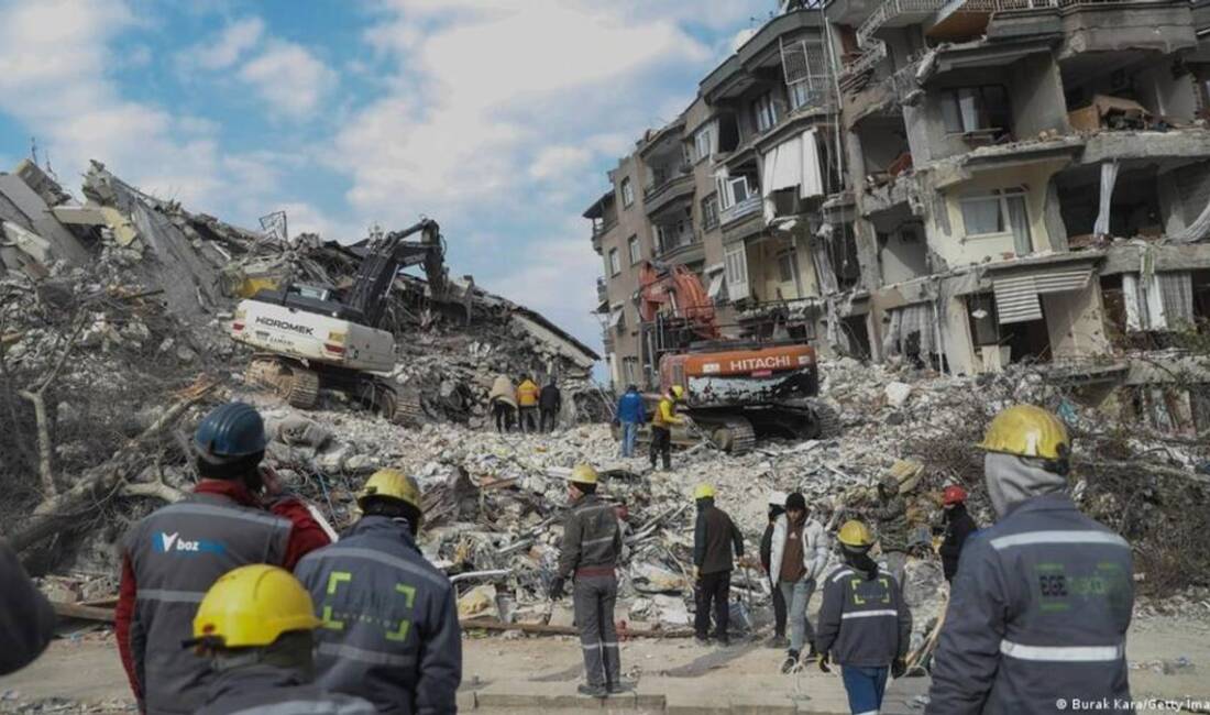 Adaletin Takvimi Durdu: Depremin üzerinden 1000 Gün geçti 6 Şubat depremlerinin üzerinden tam 1000 gün geçti. Aradan geçen