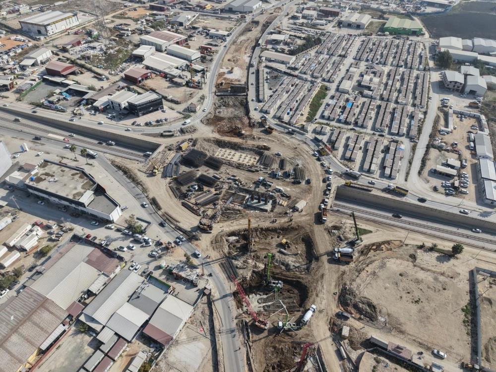 Hatay Valisi Mustafa Masatlı, Antakya’da deprem sonrası hız kazanan ulaşım