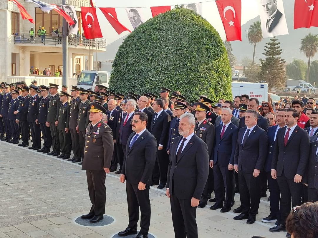 Hatay’da 10 Kasım’da Tek Yürek: Atatürk Saygıyla Anıldı Türkiye Cumhuriyeti’nin kurucusu Gazi Mustafa Kemal Atatürk, ebediyete intikalinin 87.
