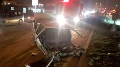 Hatay-Kırıkhan’da TIR’la çarpışıp ikiye bölünen Tofaş marka otomobilin sürücüsü, 9